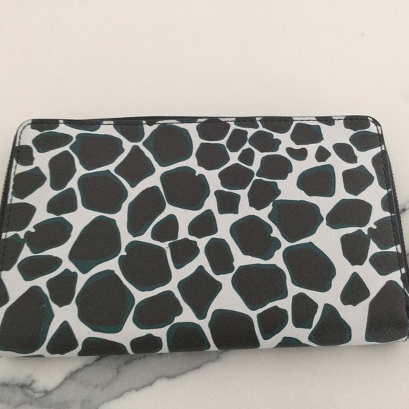 Anne Klein Wallet - Picture 2 of 5